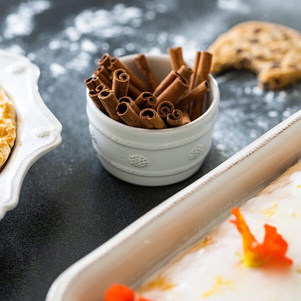 Berry & Thread Ramekin Kase Beyaz Eskitme